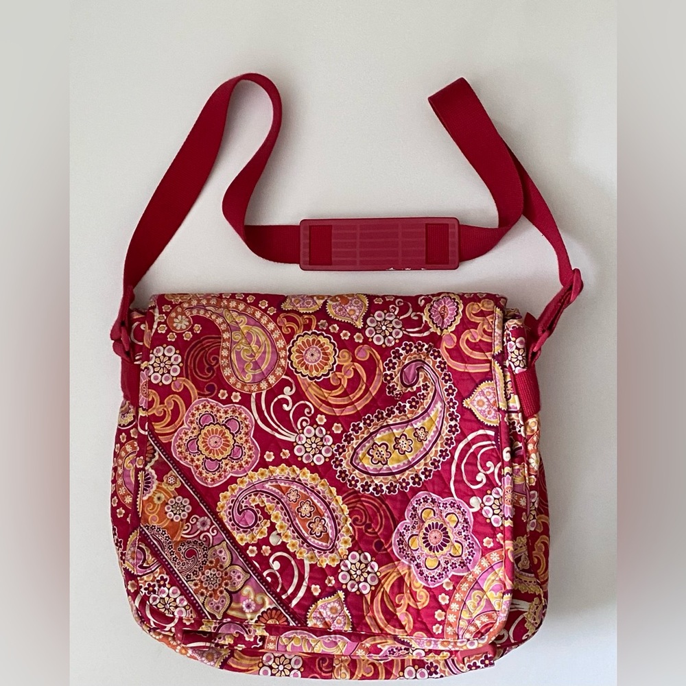 Vera Bradley Red Pink Paisley Patterned Cotton Quilted Crossbody Messenger Bag
